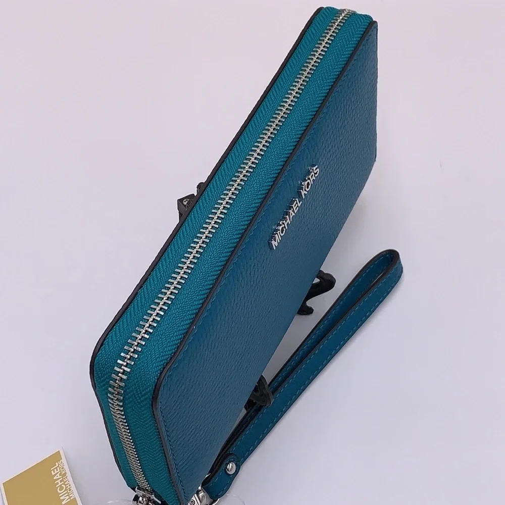 NWT MICHAEL KORS LARGE CONTINENTAL WRISTLET LAGOON COLOR